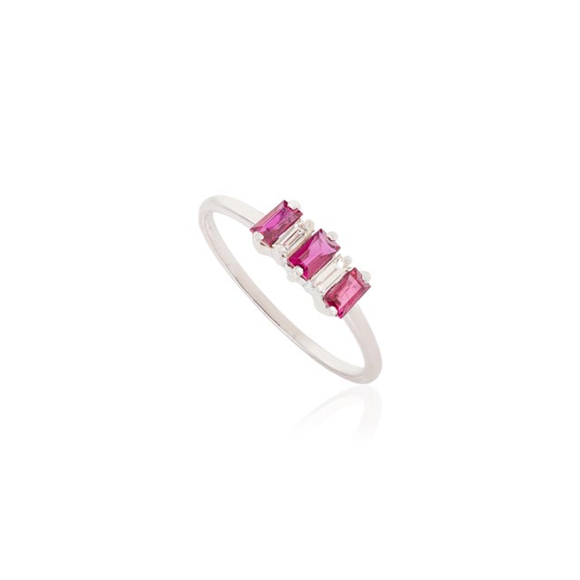 Contemporary Ruby July Birthstone Three-Stone Ring With Baguette Diamonds in 14k Gold Size 8 For Sale - Image 3 of 14