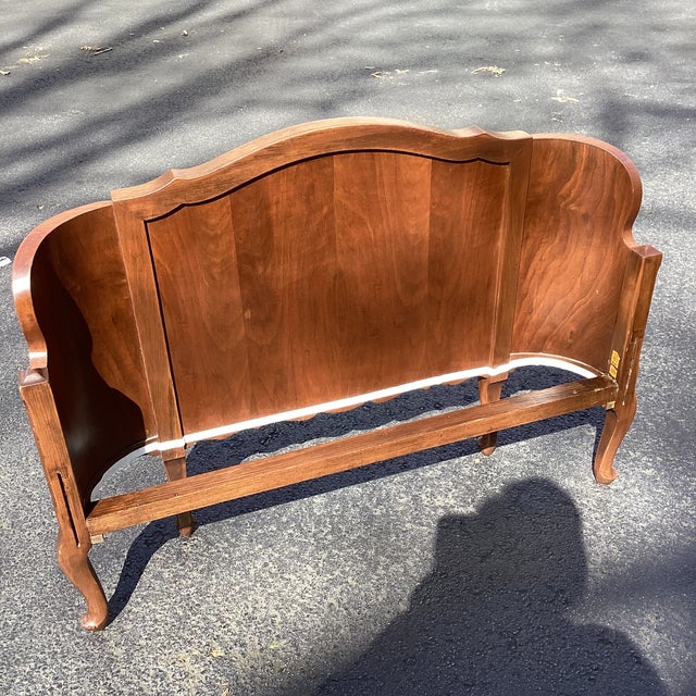 Vintage American Walnut Twin Bed by Atlas Furniture Co Jamestown Ny For Sale In Atlanta - Image 6 of 9