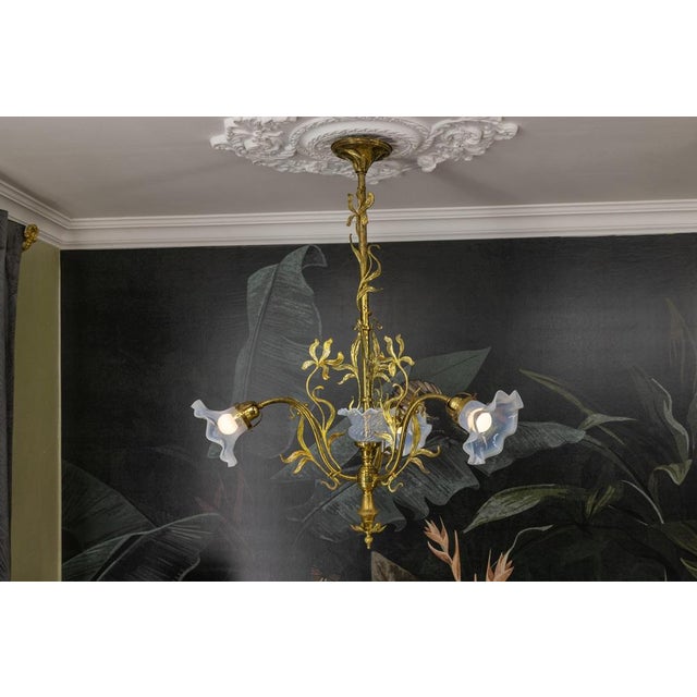 French Art Nouveau Opalescent Glass & Bronze Floral Chandelier, 1920 For Sale - Image 4 of 18