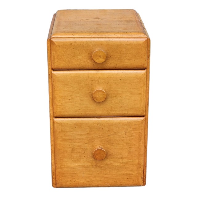 Conant Ball Early American Style Maple Bedside Chest of Drawers Nightstand For Sale