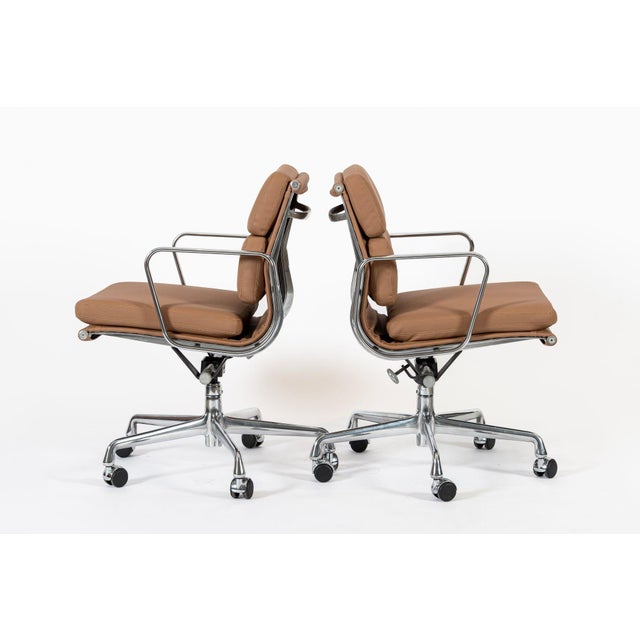 Eames for Herman Miller Aluminum Group Office Chairs in Vegan Leather by Schumacher For Sale In Detroit - Image 6 of 12