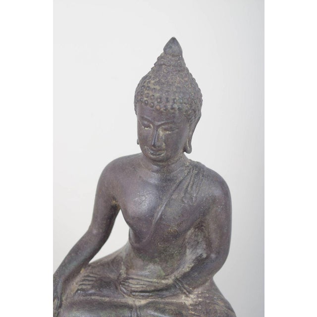 19th Century Seated Buddha Figure in Bronze with Classical Meditative Pose For Sale - Image 3 of 5