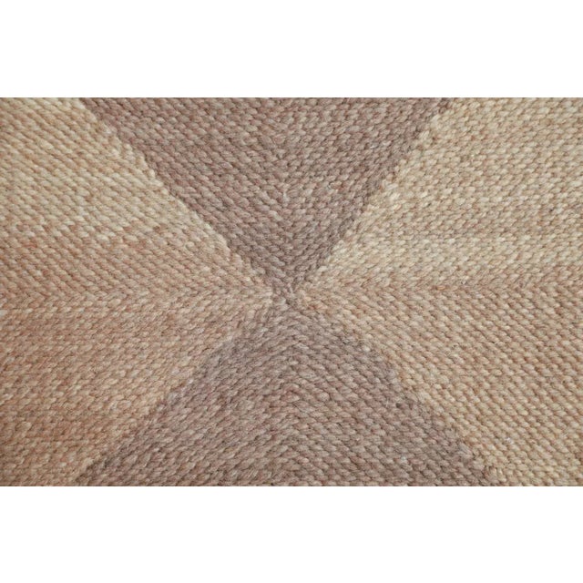 Not Yet Made - Made To Order Champagne Blush & Dusty Rose Diamond Checker Zanafi Flatweave Moroccan Wool Rug 9x12 For Sale - Image 5 of 8