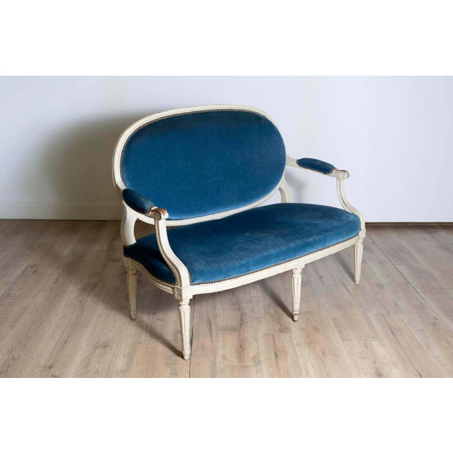 Neoclassical 18th Century French Louis XVI Period Canape Circa 1790 For Sale - Image 3 of 7