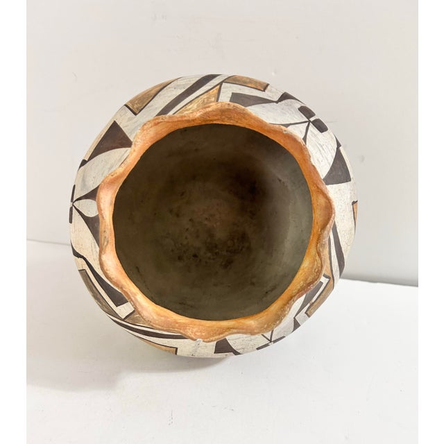 Vintage Acoma New Mexico Hand-Painted Geometric Pottery Vase, 6.5" For Sale - Image 9 of 10