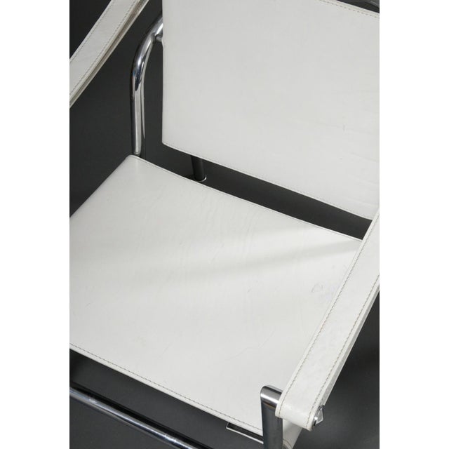 Mid-Century Modern White Leather LC1 Basculant Chair by Le Corbusier, Pierre Jeanneret & Charlotte Perriand for Cassina, 1970s For Sale - Image 3 of 13