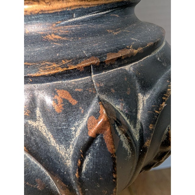 Rococo Vintage Hollywood Regency Urn-Form Metal Table Lamp - Black & Gold Finish For Sale - Image 3 of 11