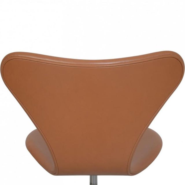 Model 3117 Desk Chair in Cognac Leather by Arne Jacobsen, 1980s For Sale - Image 10 of 14