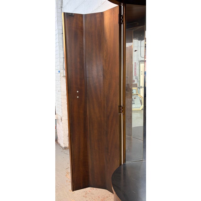 1930s Art Deco "Rocket" Style Figured Walnut Cylinder Cocktail Cabinet For Sale - Image 14 of 17