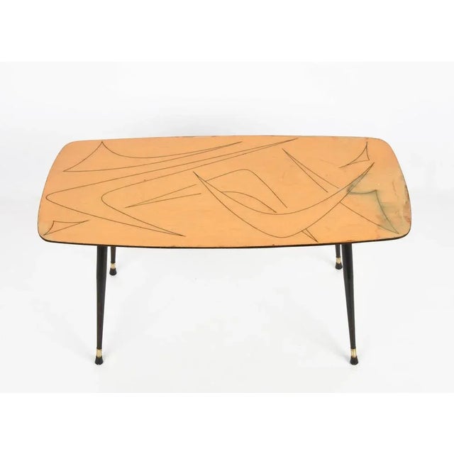 1950s Mid-Century Italian Painted Wood, Brass and Black Metal Coffee Table, 1950s For Sale - Image 5 of 18