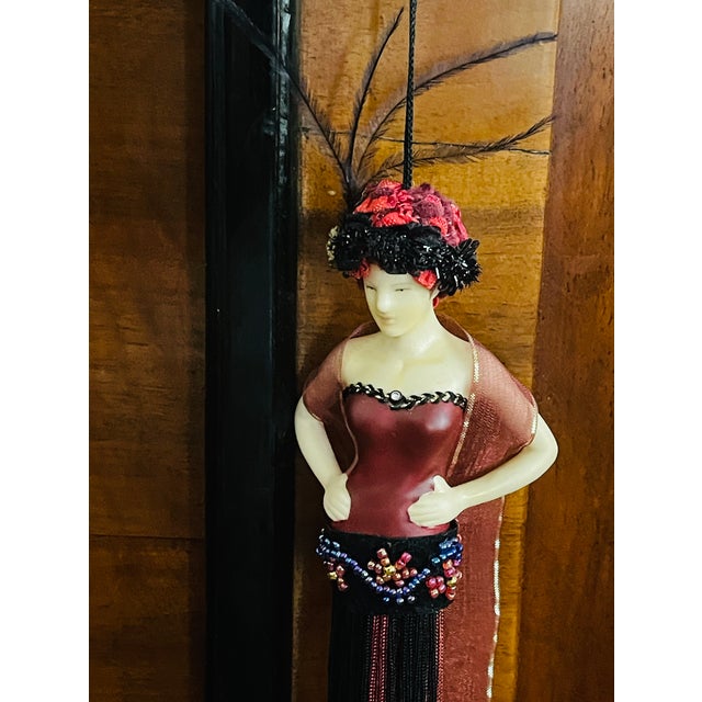 Vintage Figural Key Tassel Silk For Sale In Miami - Image 6 of 7