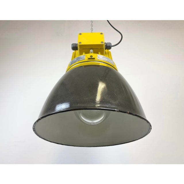 Industrial Yellow Explosion Proof Lamp with Black Enameled Shade from Elektrosvit, 1990s For Sale - Image 11 of 18