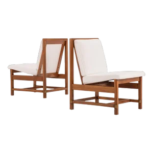 Oak Accent Chairs by Hickory Newly Upholstered in Knoll Ivory Boucle Fabric, USA, circa 1960's - A Pair