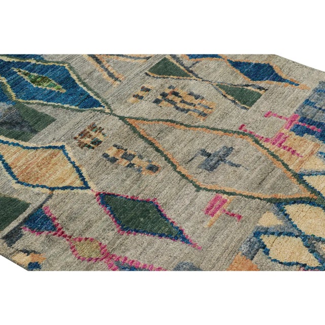 Hand-knotted in silk, this 4x7 contemporary Moroccan style rug features a ribbed texture and geometric patterns inspired...