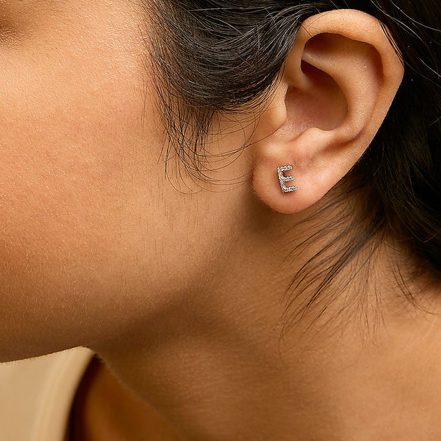 Haus of Brilliance 10K White Gold 1/10 Cttw Diamond 'E' Initial Stud Earring For Sale - Image 4 of 5