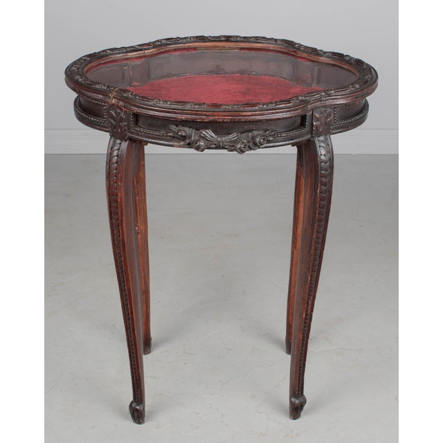 19th Century French Louis XV Style Vitrine or Display Table For Sale - Image 4 of 11