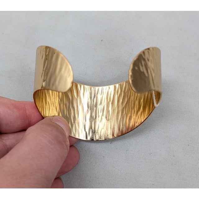 Vintage C1976 Signed Napier Goldtone Wavy Cuff Bracelet For Sale In Philadelphia - Image 6 of 16