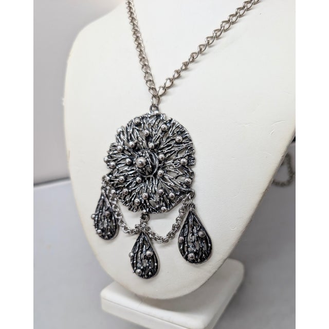 Napier Vintage Signed Napier Silvertone Brutalist Pendant Necklace For Sale - Image 4 of 9