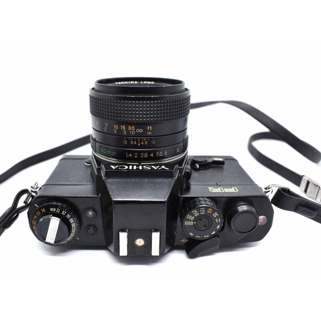 1970s 1970's Yashica Fr 35mm SLR Camera With Yashica ML 50mm Lens For Sale - Image 5 of 9