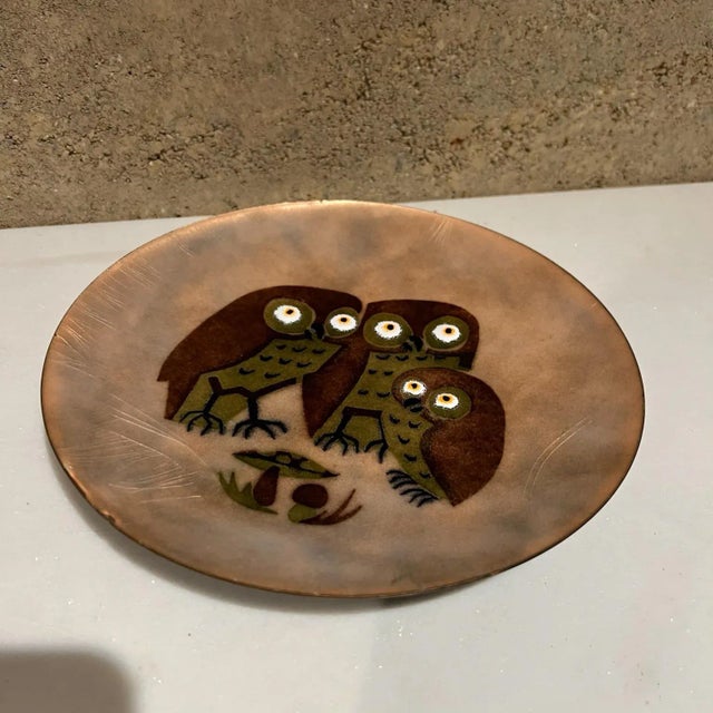 Metal 1960s Hand Crafted Enamel Owl Plate by Annemarie Davidson Sierra Madre, Ca For Sale - Image 7 of 12