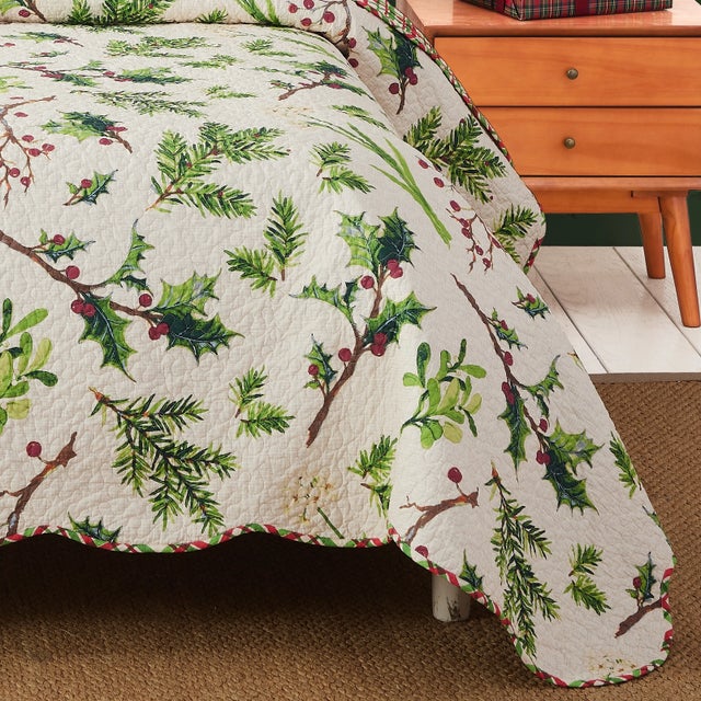 Transitional Balsam & Berries Queen Quilt Set For Sale - Image 3 of 3