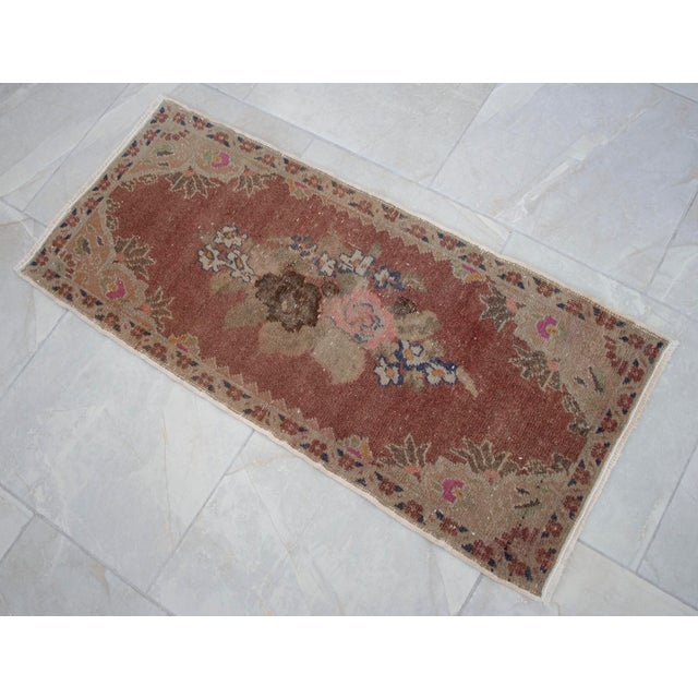 Hand Knotted Small Rug Mid Century Modern Doormat - 1′6″ × 3′3″ For Sale - Image 10 of 13