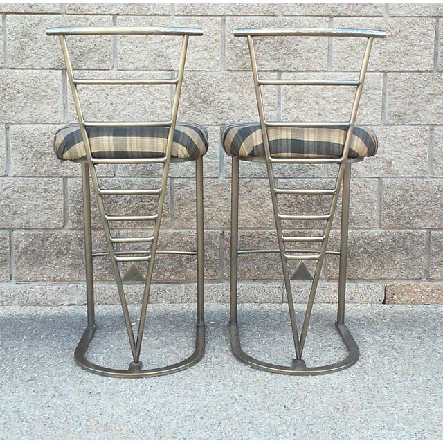 Art Deco 1980s Attributed to Design Instite of America Bronze Finish Memphis Bar Stools For Sale - Image 3 of 4
