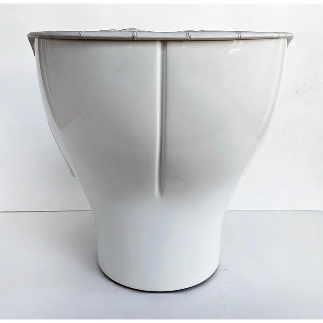 Joe Colombo Elda Swivel Chair, Fratelli Longhi, White Leather, Fiberglass Shell- 4 Available For Sale In Miami - Image 6 of 16