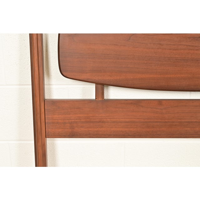 Wood Lane Rhythm Mid-Century Modern Sculpted Walnut Twin Size Headboards, Pair For Sale - Image 7 of 10