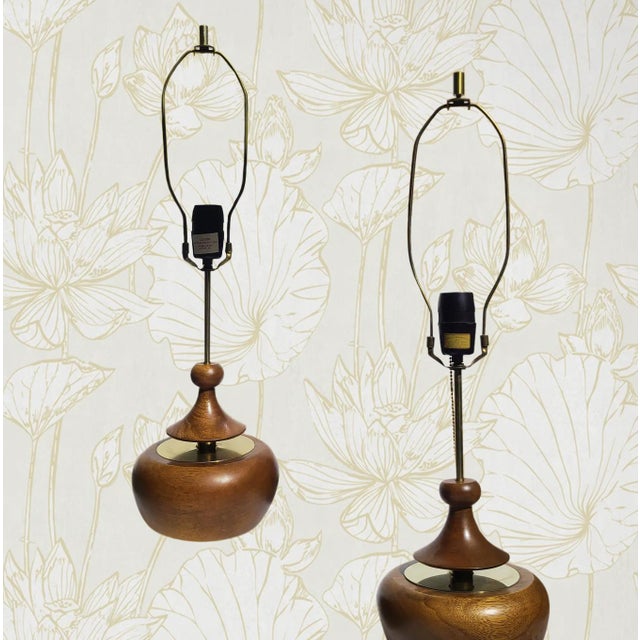 Wood Pair of Mid 20th Century Walnut & Brass Lamps With Original Shades by Arthur Jacobs for Modeline Lamp Co of California For Sale - Image 7 of 12