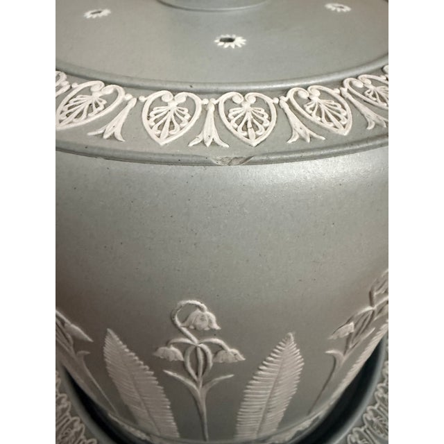 Mint Antique James Dudson Jasperware Cheese Dome With Underplate – Mint Jasperware Relief Stoneware Cloché For Sale - Image 8 of 9