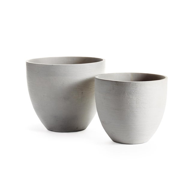 Made from a composite of ground stone and other natural materials, Fibrestone is lightweight. Our Malibu planters offer...