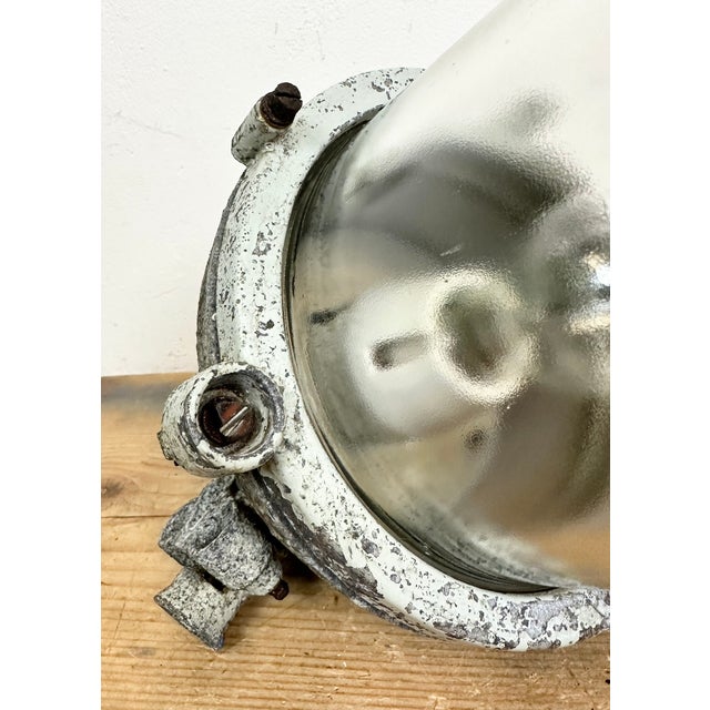 Industrial Grey Cast Aluminium Explosion Proof Lamp from Elektrosvit, 1970s For Sale - Image 16 of 18