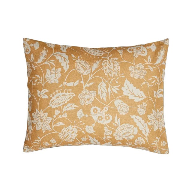 Pair of 12" x 16" Linen cushions with the pattern "Indienne" from Antoinette Poisson's domino papers collection. Duck...