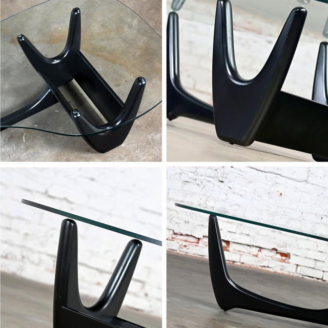 Mid Century Modern Coffee Table With Black Base & Biomorphic Glass Top Style Kroehler Pearsall or Tonk For Sale - Image 10 of 12