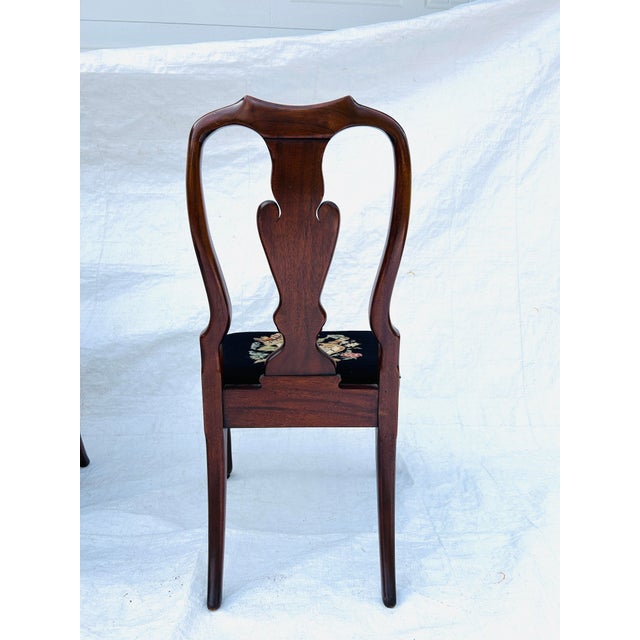 Henkel Harris Vintage Henkel Harris Musical Instrument Needlepoint Seat Queen Anne Solid Wood Dining Chairs S/4 For Sale - Image 4 of 13