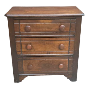 19th Century Early American Walnut Chest of Drawers