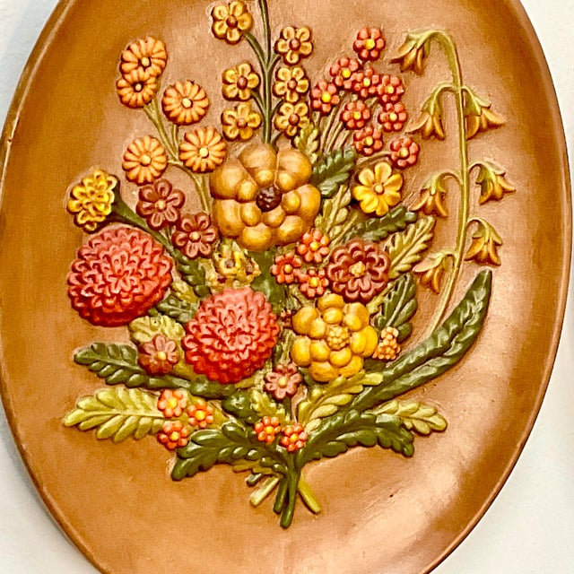 Mid-Century Arts & Crafts Rustic Boho Chic Fall Flora in Bas-Relief Decorative Wall Plates - A Pair. For Sale - Image 6 of 11