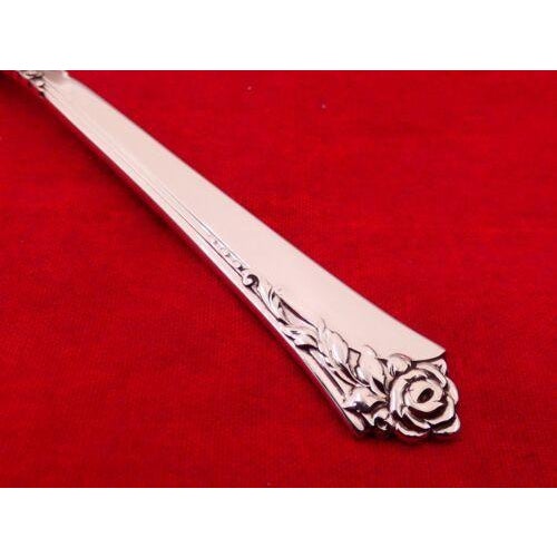 Damask Rose by Oneida sterling silver 4 3/8" baby spoon. This is the stubby spoon that a little one can manage easily...