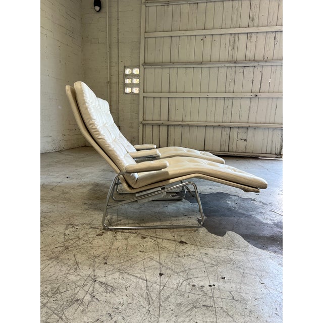 Swedish Tiltable Leather and Chrome Chaise Lounge by Sam Larsson for Dux For Sale - Image 10 of 11