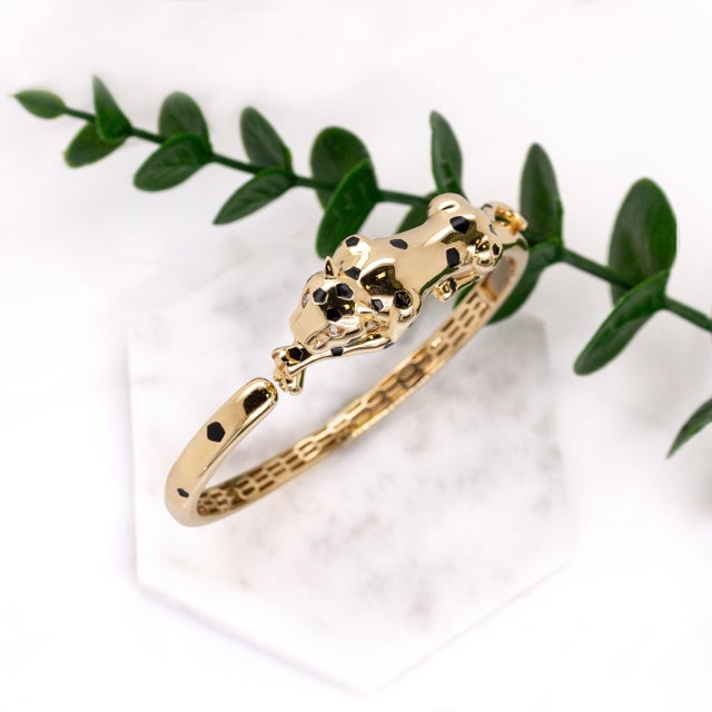 2020s Concrete Jungle Chic - Fierce Leopard Bangle W Diamond Accents in 14k Solid Gold For Sale - Image 5 of 9