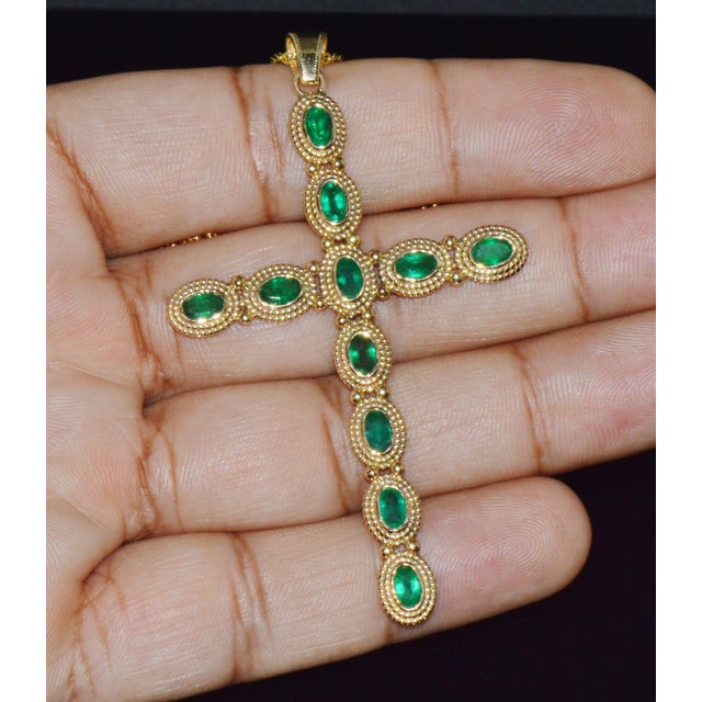 Early 21st Century Certified Natural 2.78cts Emerald 18k 750 Solid Gold Filigree Cross Byzantine Etruscan Pendant For Sale - Image 5 of 11