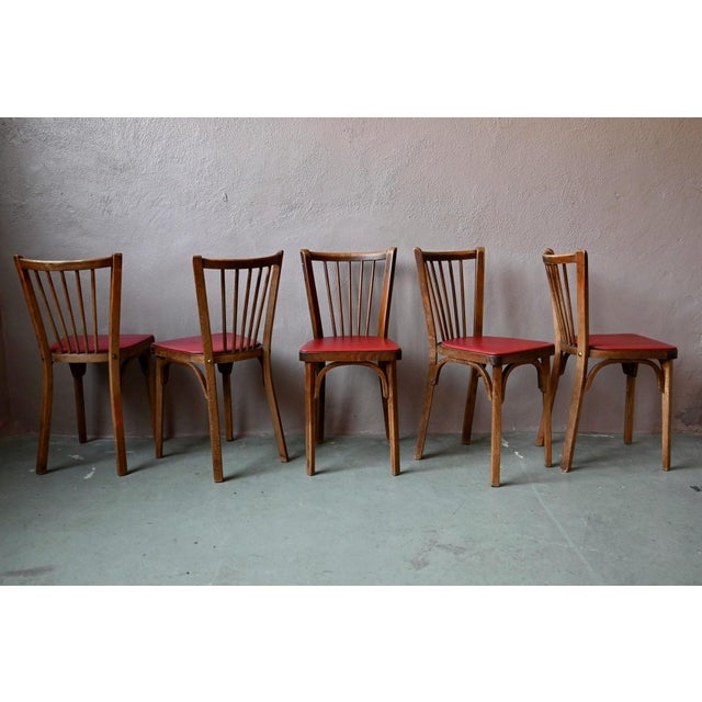 This set of five Baumann bistro chairs continues to charm us. The contrast of materials and colors is cheerful, the lines...