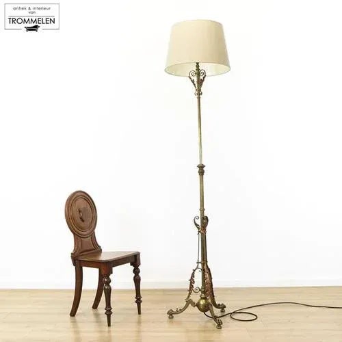 English Table Lamp For Sale - Image 4 of 13