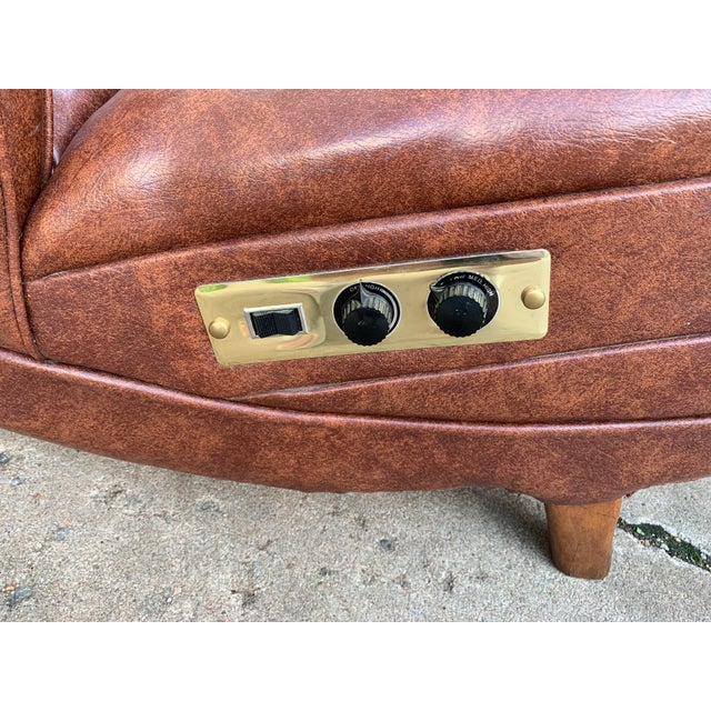 1970s Vintage Deluxe Electric Contour Lounge Chair For Sale - Image 4 of 13