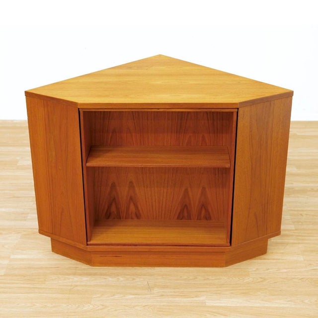 1960s Danish Modern Revolving Corner Bar in Teak by Vildbjerg Mobelfabrik For Sale - Image 11 of 18