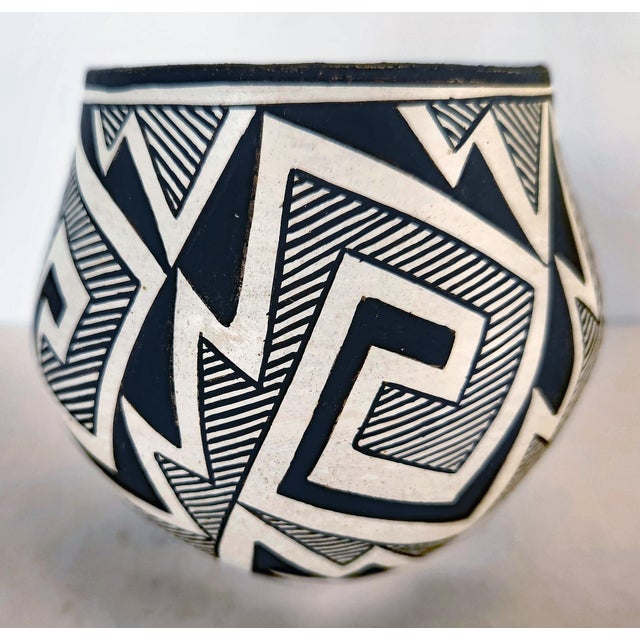 Vintage Native American Acoma Black and White Bowl Signed by Rose Chino For Sale - Image 4 of 8