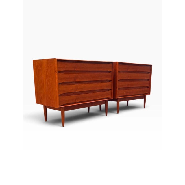 Mid-Century Modern Pair of Danish Teak Four-Drawer Dressers | Arne Vodder | Sculpted Pulls & Finished Backs | C. 1960s, Attributed For Sale - Image 3 of 18