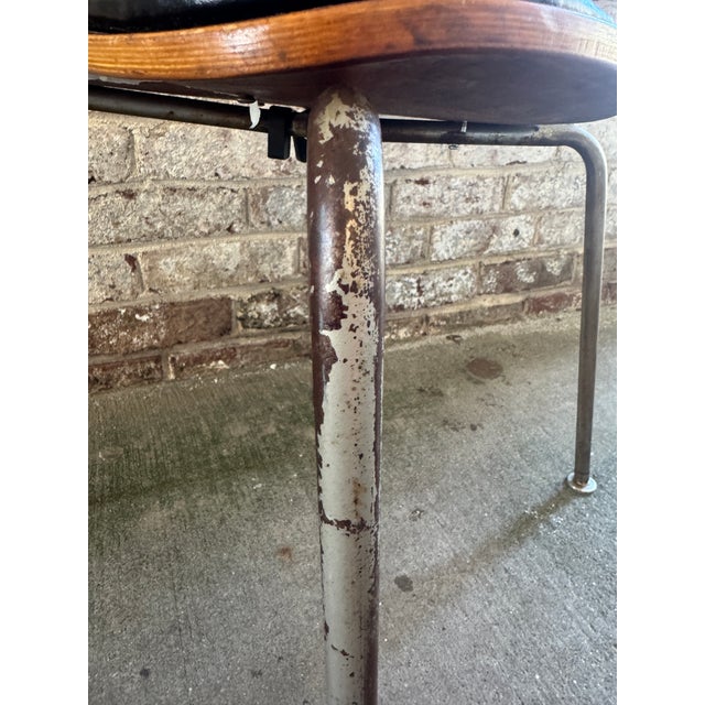 Mid Century Modern Chair, Leather Chrome and Walnut, in the Style of Cherner For Sale - Image 9 of 17