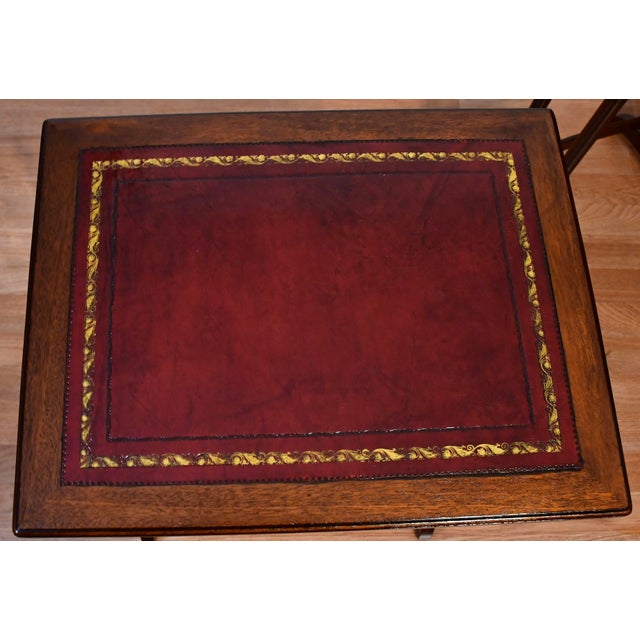 Brown 1930s Vintage English Regency Mahogany Wood Leather Top Nesting Tables Tiered Set For Sale - Image 8 of 13